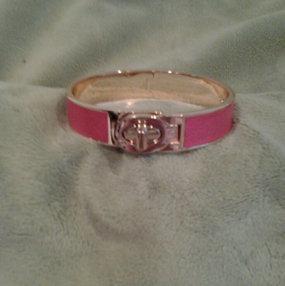 Coach bracelet pink with turn lock twist open NWT